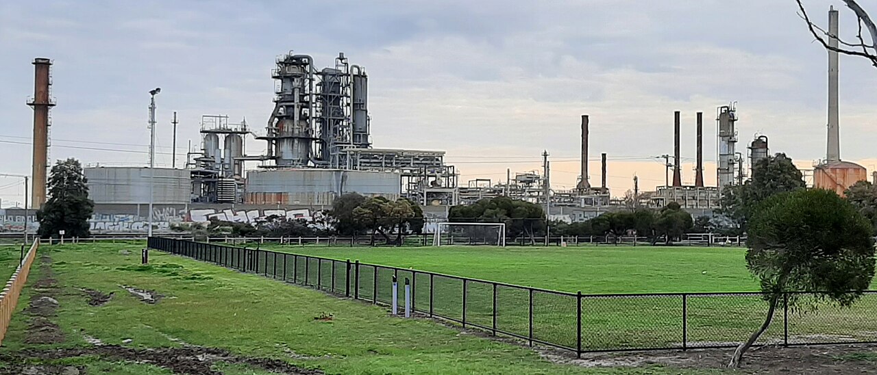 EIA Raises Oil Price Forecasts as Iran War Drains Global Stockpiles