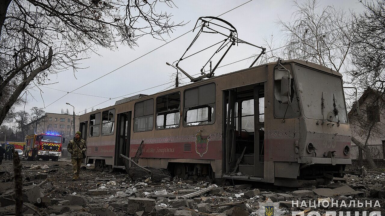 Russian Strikes Kill at Least 20 in Zaporizhzhia; Power Out in Kyiv