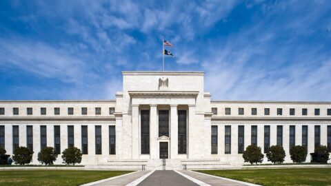 Dollar Near 18-Month High as Traders Price Another Possible Fed Rise