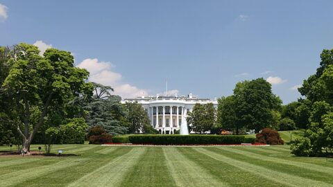 The White House and its south lawn in Washington DC