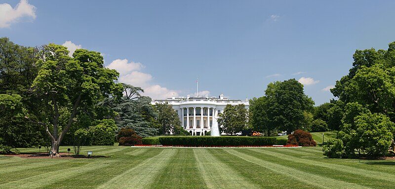 The White House and its south lawn in Washington DC